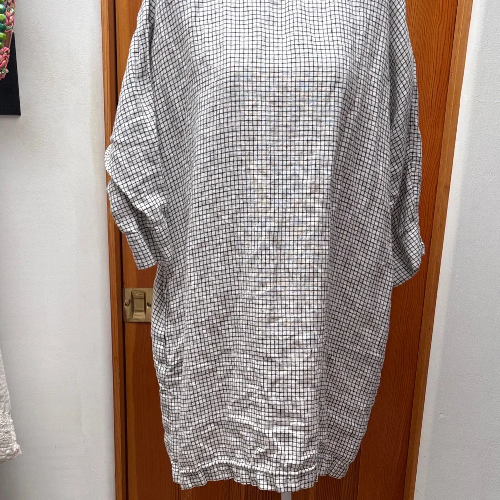 Not Perfect Linen tunic - Picture 1 of 9